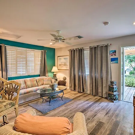 Updated Naples Cottage - Near Beaches And Golfing!